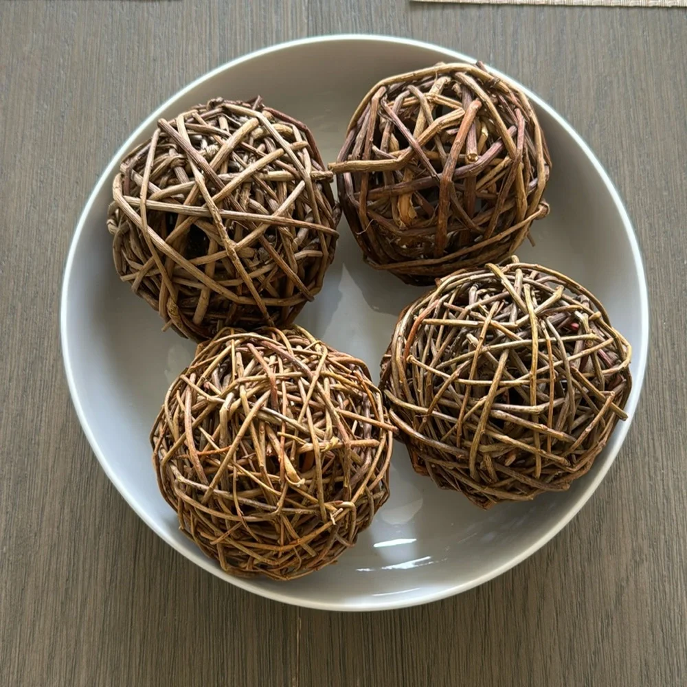 Decorative wicker balls